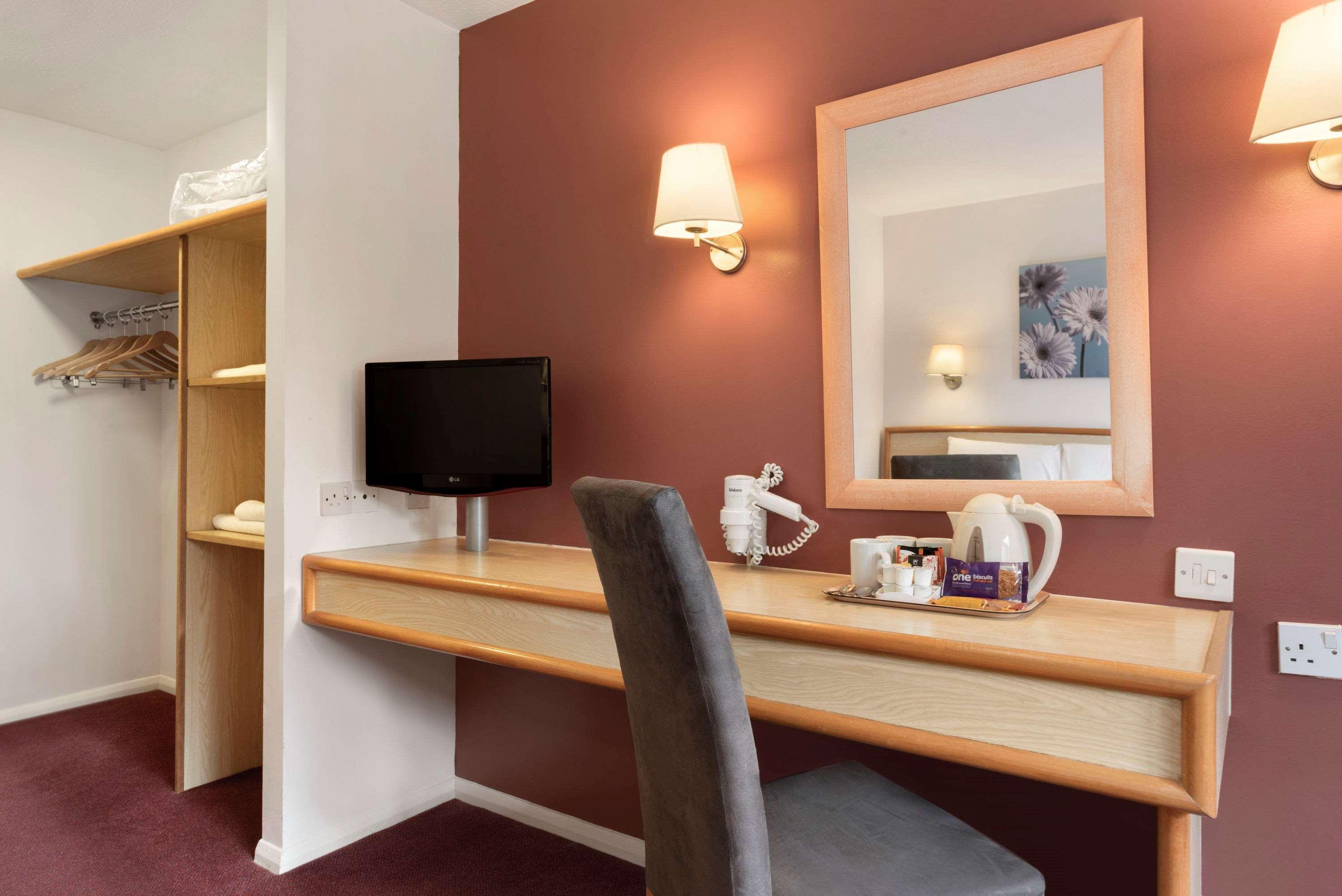 Days Inn Hotel Гретна Грийн Екстериор снимка