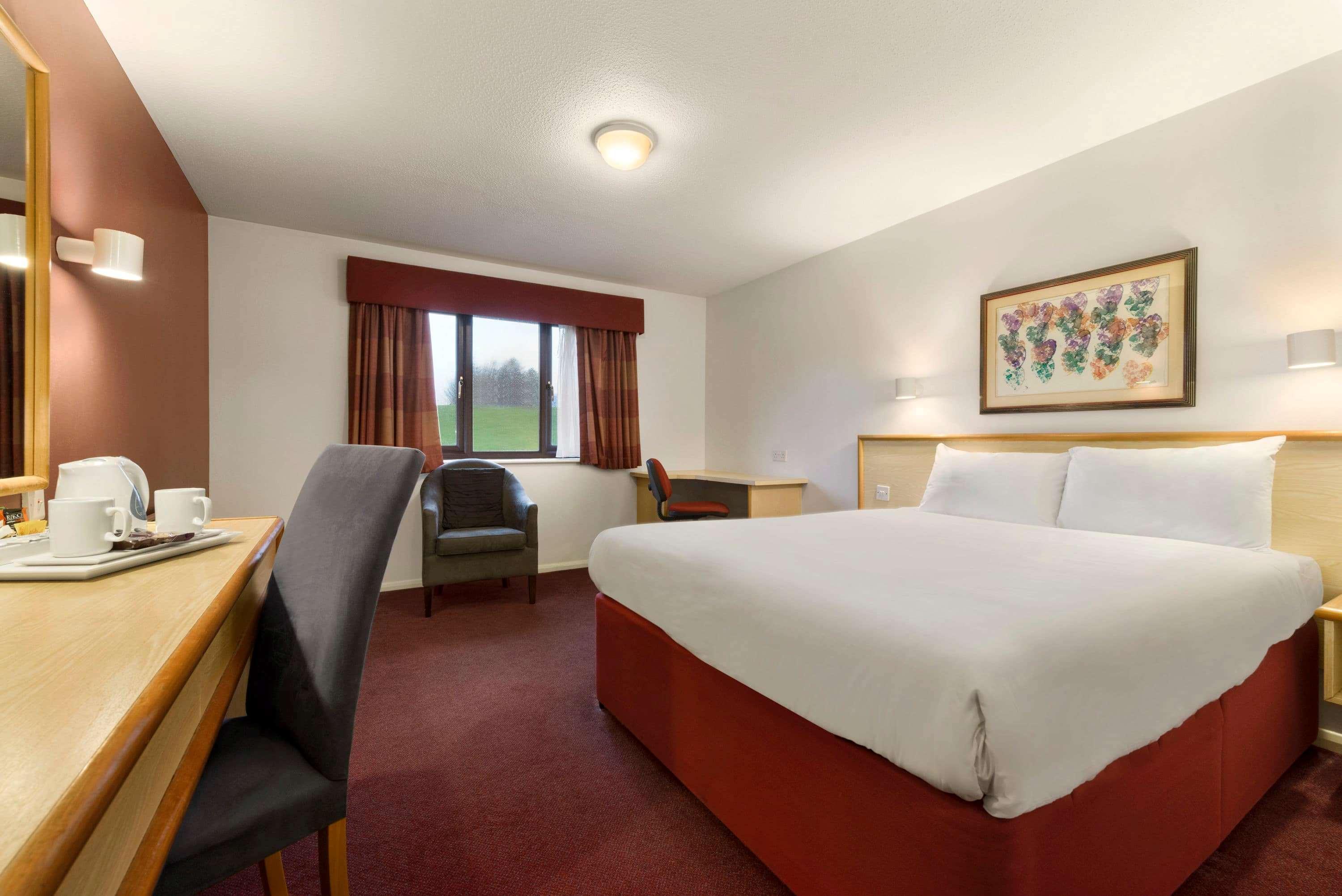 Days Inn Hotel Гретна Грийн Екстериор снимка