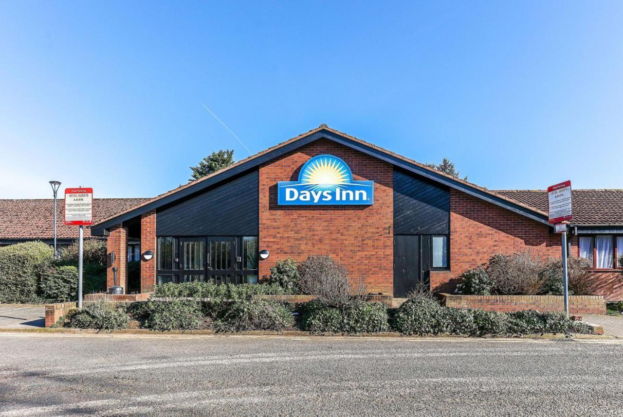 Days Inn Hotel Гретна Грийн Екстериор снимка
