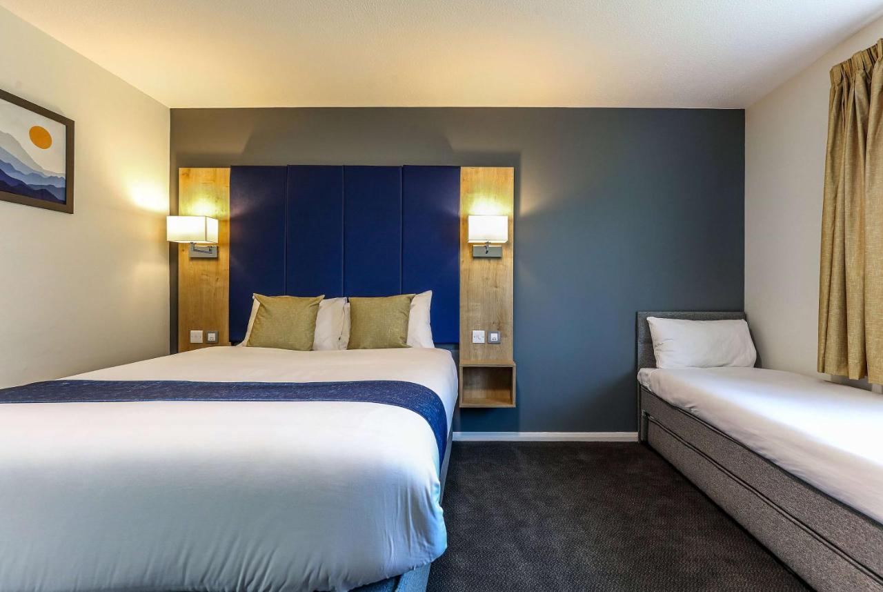 Days Inn Hotel Гретна Грийн Екстериор снимка