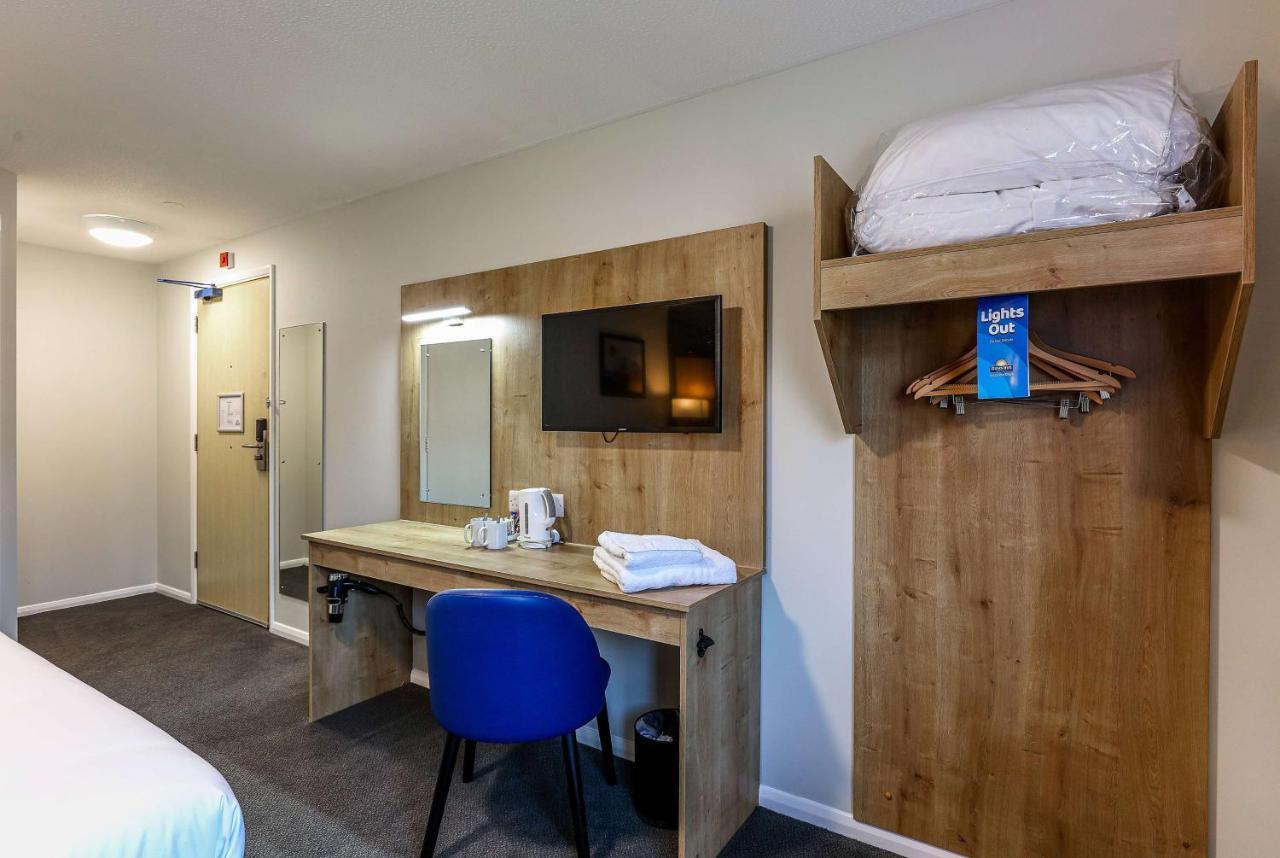 Days Inn Hotel Гретна Грийн Екстериор снимка