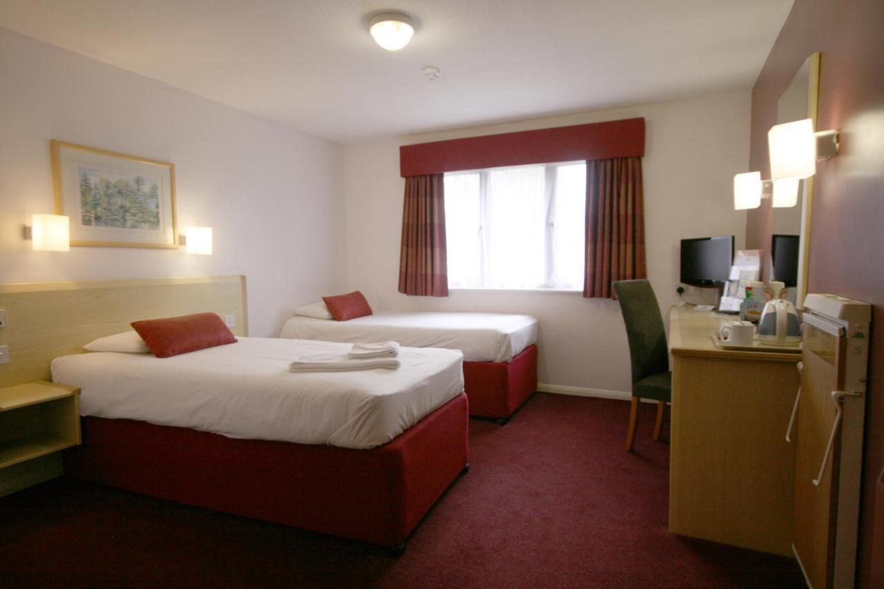 Days Inn Hotel Гретна Грийн Екстериор снимка