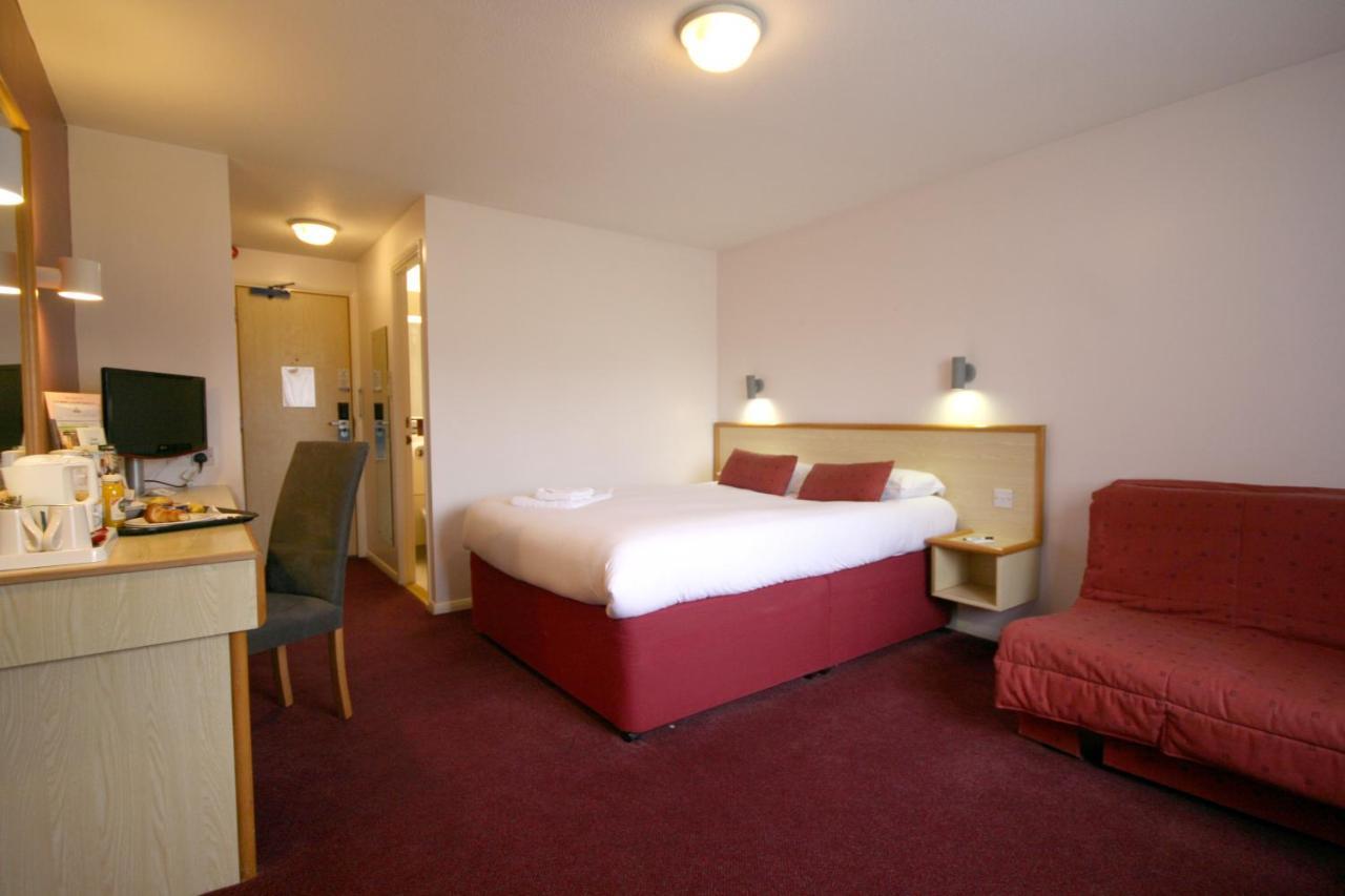Days Inn Hotel Гретна Грийн Екстериор снимка