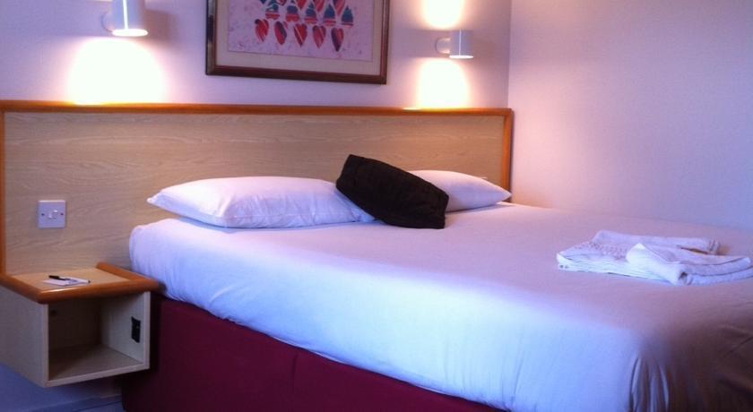 Days Inn Hotel Гретна Грийн Екстериор снимка