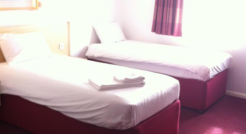 Days Inn Hotel Гретна Грийн Екстериор снимка